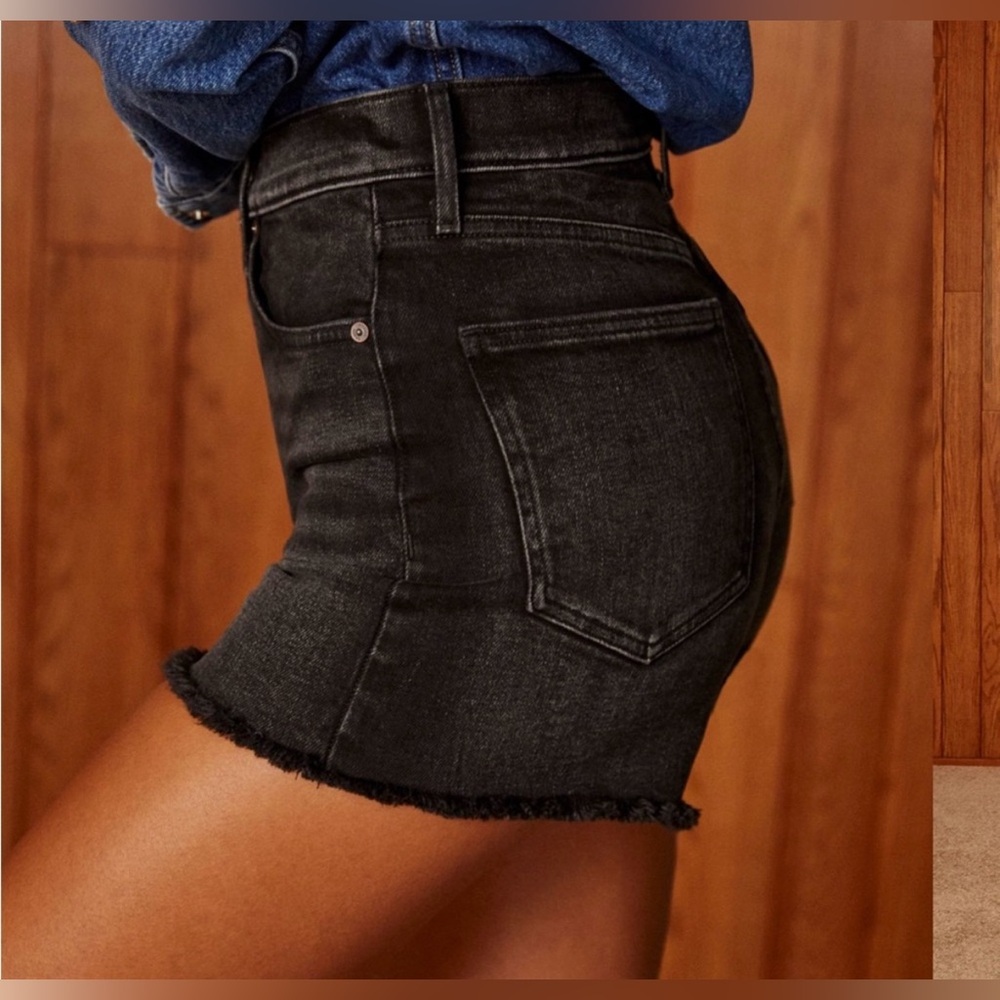 NWOT Aritzia Denim Forum The Arlo Denim Shorts in Black Eyeliner Size 26 - Picture 4 of 9